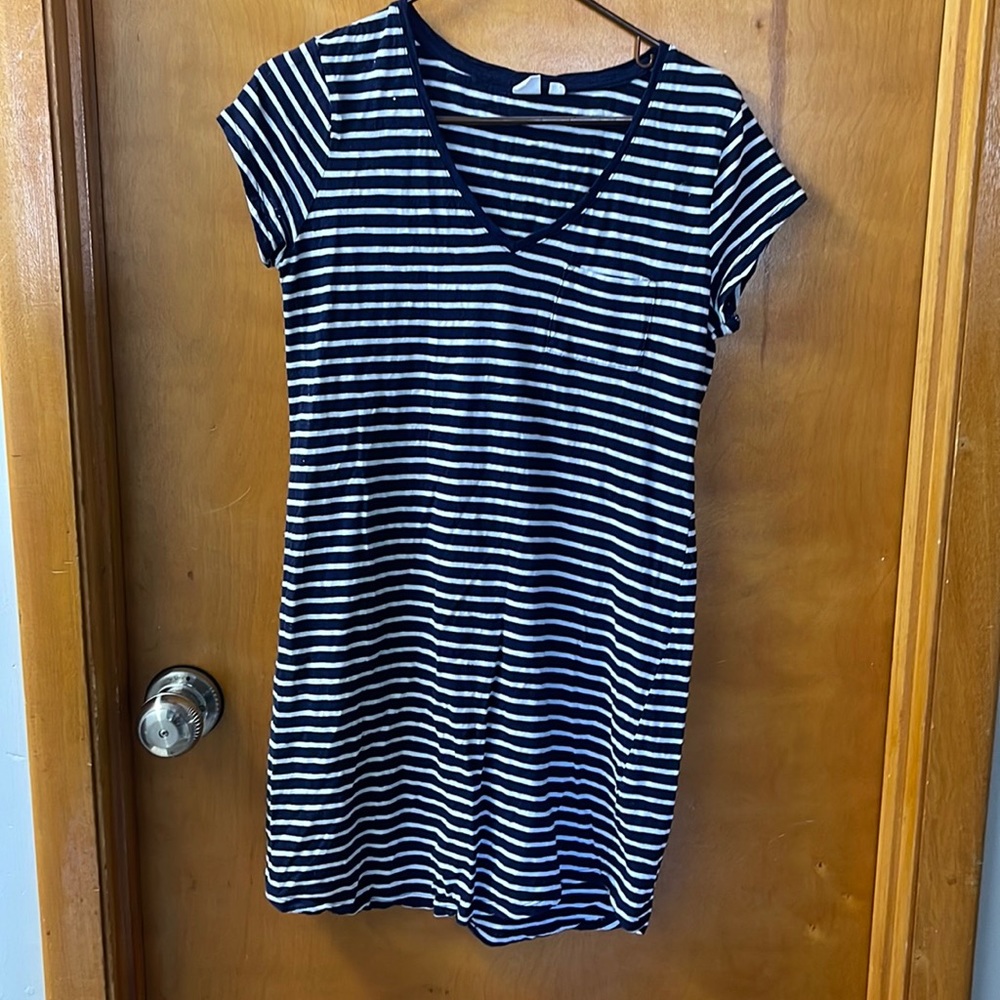 Gap short sleeve dress.